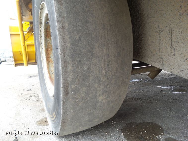 image for item GX9052 Etnyre chip spreader