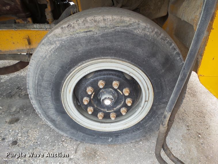 image for item GX9052 Etnyre chip spreader