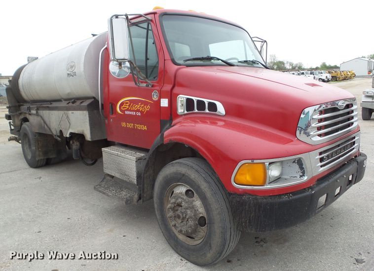 image for item GX9053 2001 Sterling Acterra oil distributor truck