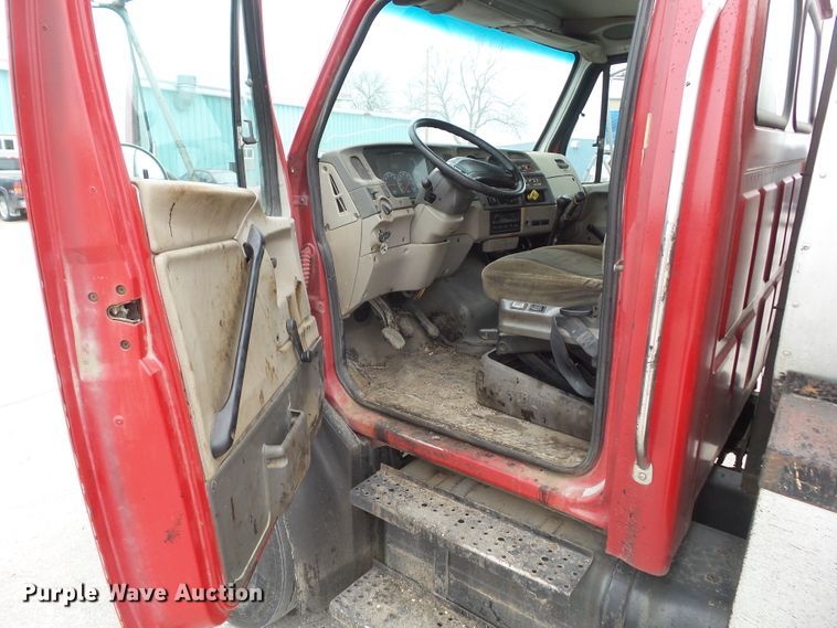 image for item GX9053 2001 Sterling Acterra oil distributor truck