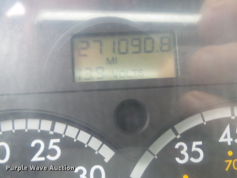 image for item GX9053 2001 Sterling Acterra oil distributor truck