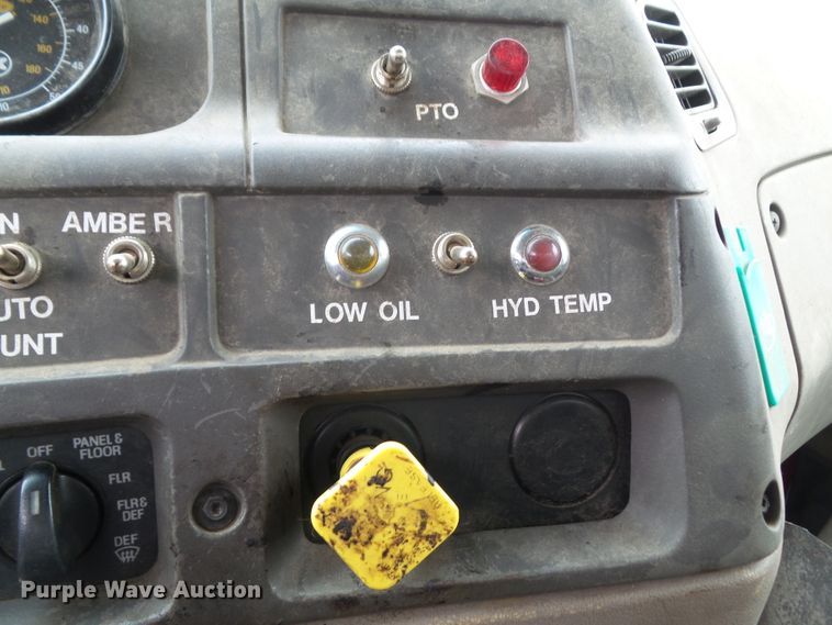 image for item GX9053 2001 Sterling Acterra oil distributor truck