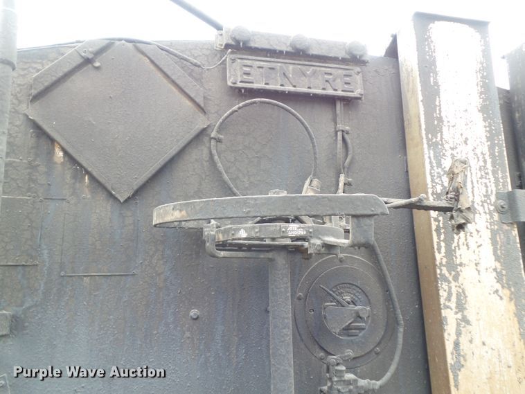 image for item GX9053 2001 Sterling Acterra oil distributor truck