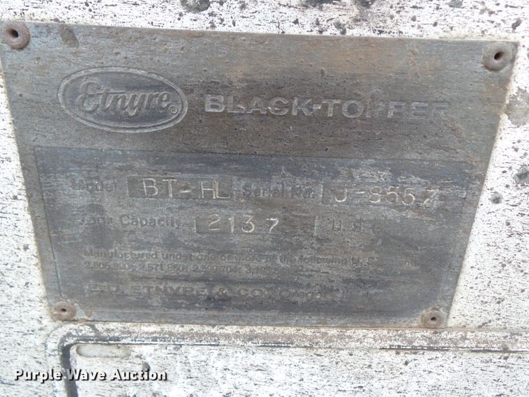 image for item GX9053 2001 Sterling Acterra oil distributor truck