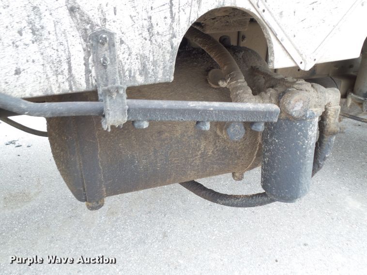 image for item GX9053 2001 Sterling Acterra oil distributor truck