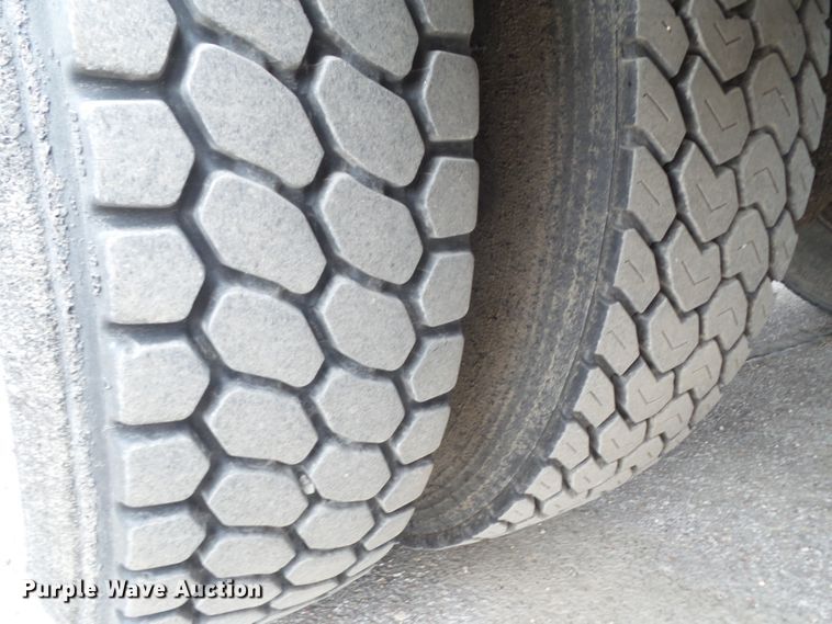 image for item GX9053 2001 Sterling Acterra oil distributor truck