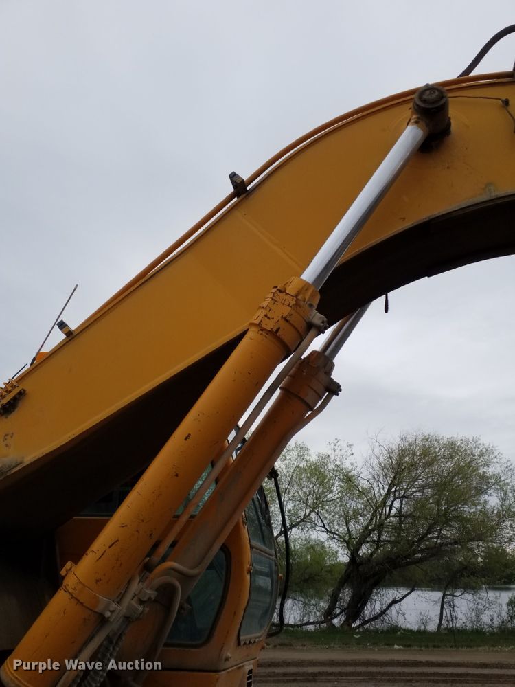 image for item GY9165 Hyundai Robex 360LC excavator