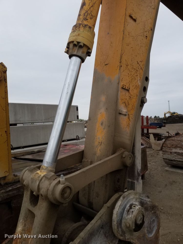 image for item GY9165 Hyundai Robex 360LC excavator