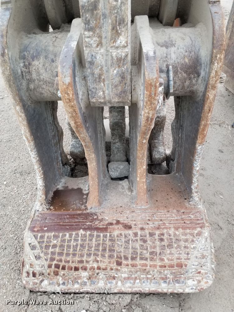 image for item GY9165 Hyundai Robex 360LC excavator
