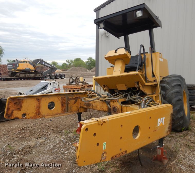 image for item GY9173 Caterpillar CP-563 single drum roller