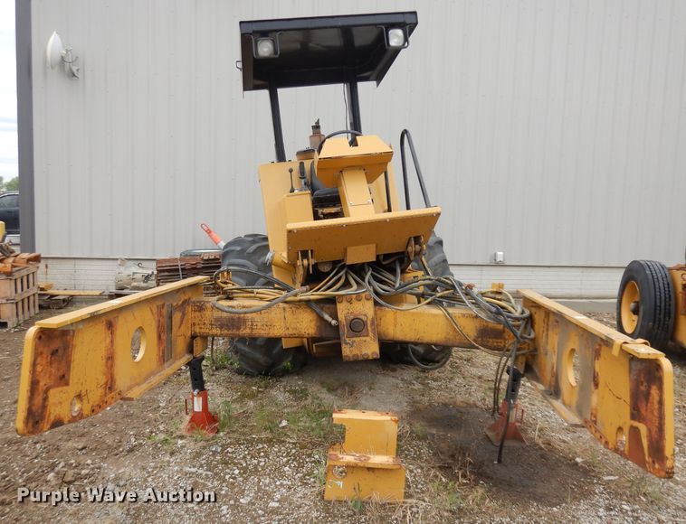 image for item GY9173 Caterpillar CP-563 single drum roller