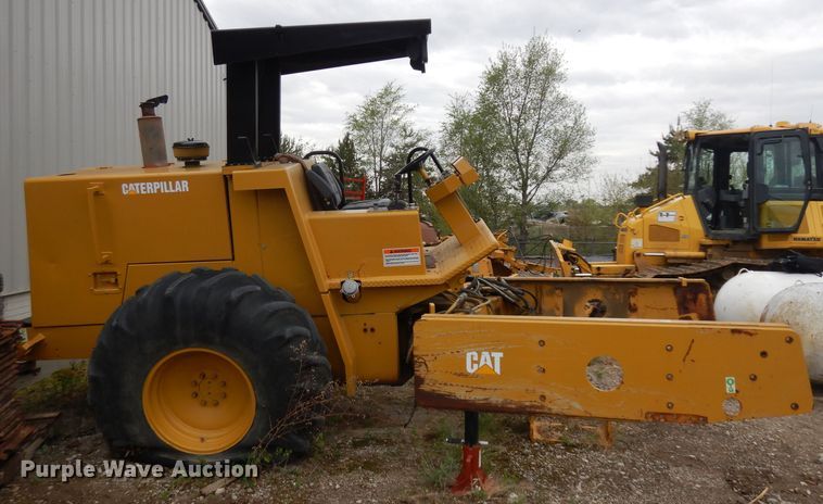 image for item GY9173 Caterpillar CP-563 single drum roller