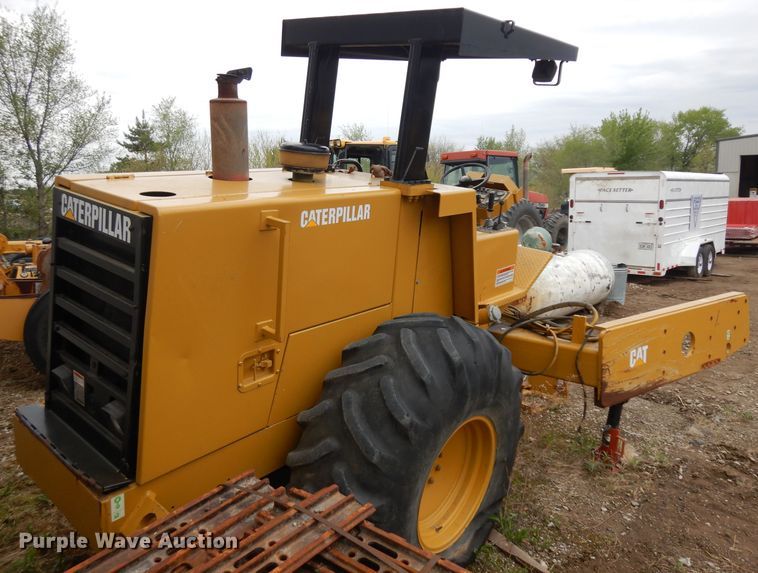 image for item GY9173 Caterpillar CP-563 single drum roller