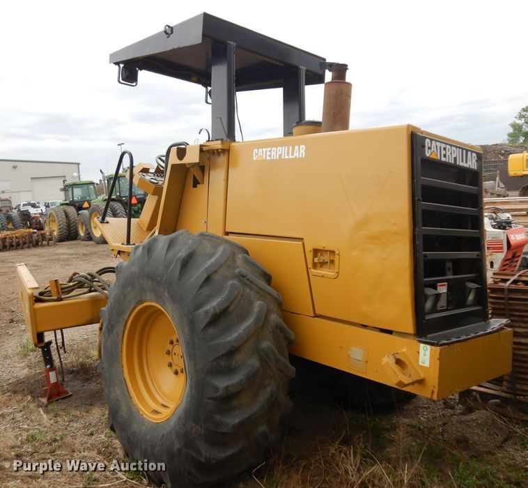 image for item GY9173 Caterpillar CP-563 single drum roller