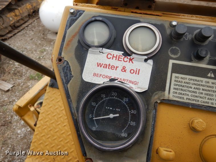 image for item GY9173 Caterpillar CP-563 single drum roller