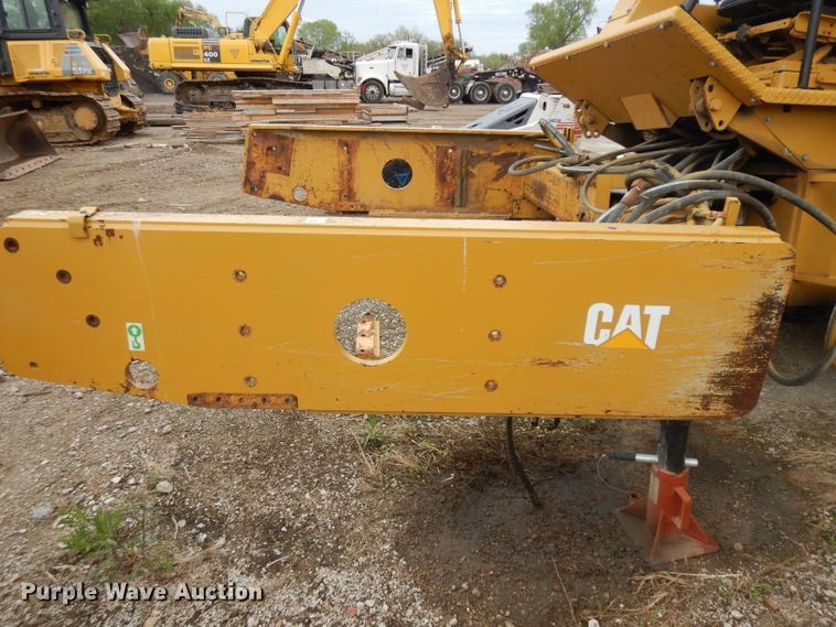 image for item GY9173 Caterpillar CP-563 single drum roller