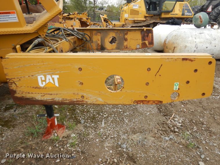 image for item GY9173 Caterpillar CP-563 single drum roller