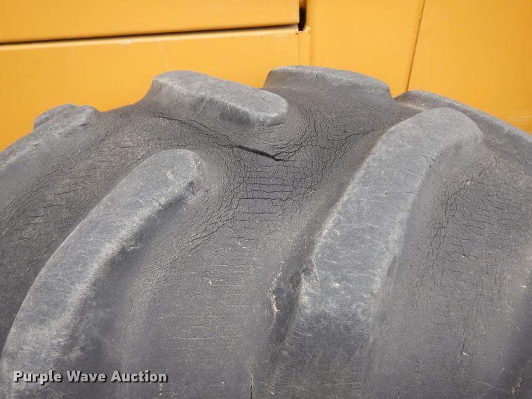 image for item GY9173 Caterpillar CP-563 single drum roller