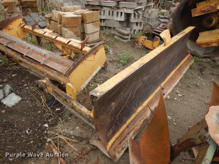 image for item GY9173 Caterpillar CP-563 single drum roller