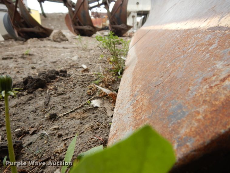 image for item GY9173 Caterpillar CP-563 single drum roller