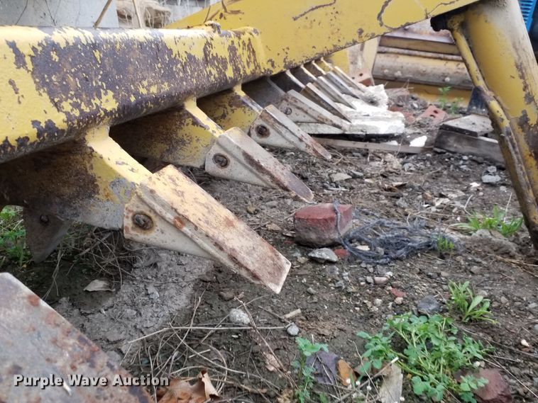 image for item GY9173 Caterpillar CP-563 single drum roller