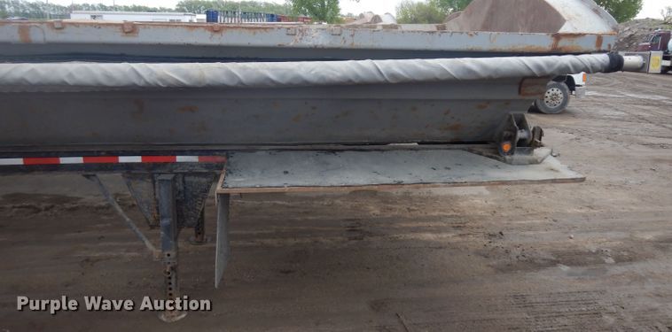 image for item GY9176 1996 Smithco side tilt dump trailer