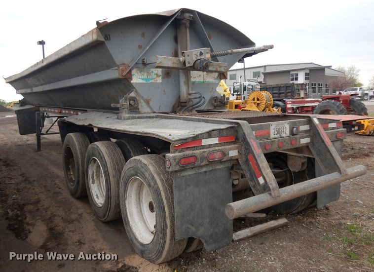 image for item GY9176 1996 Smithco side tilt dump trailer