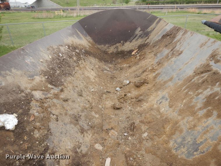 image for item GY9176 1996 Smithco side tilt dump trailer