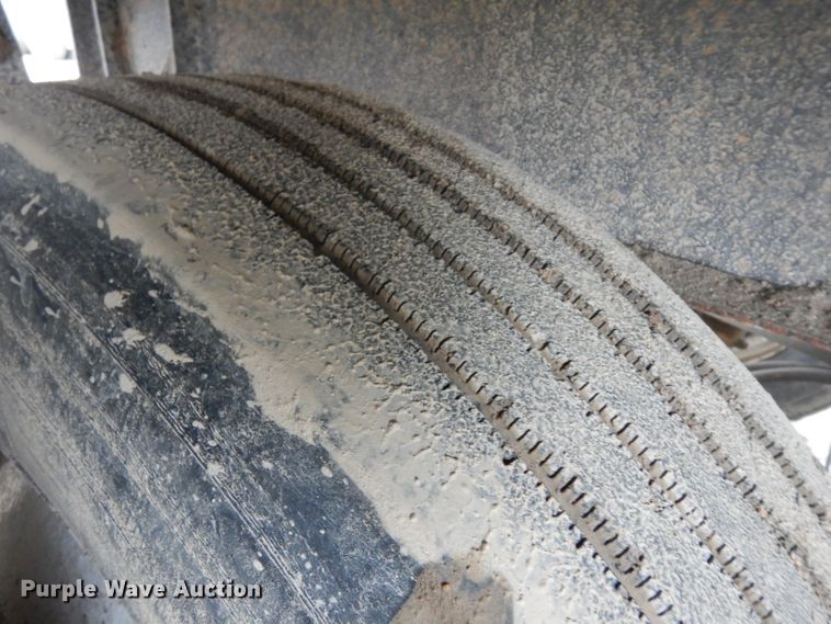 image for item GY9176 1996 Smithco side tilt dump trailer