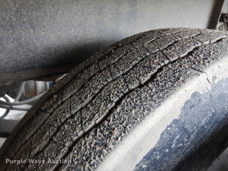 image for item GY9176 1996 Smithco side tilt dump trailer