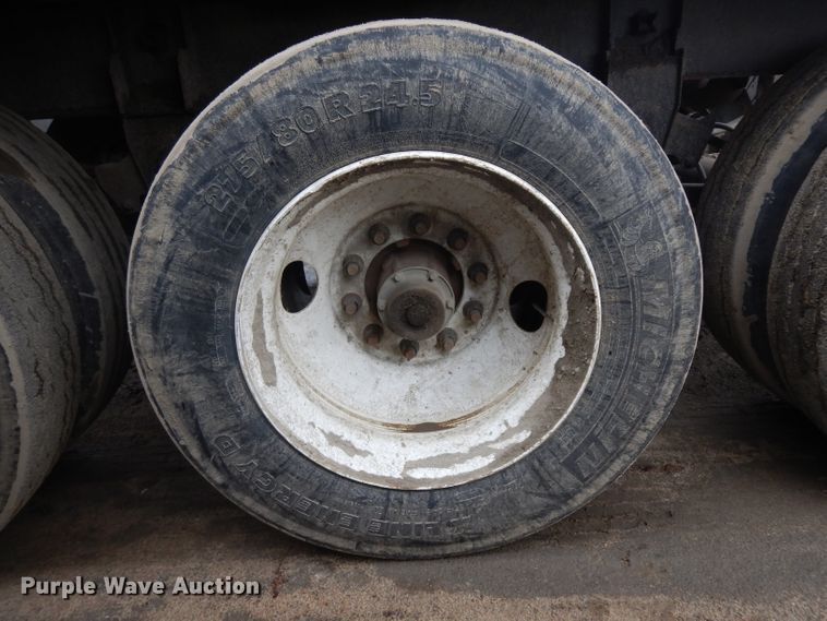 image for item GY9176 1996 Smithco side tilt dump trailer