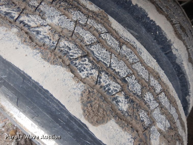 image for item GY9176 1996 Smithco side tilt dump trailer