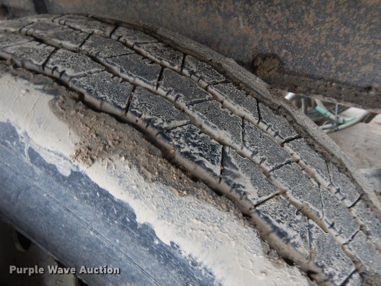 image for item GY9176 1996 Smithco side tilt dump trailer