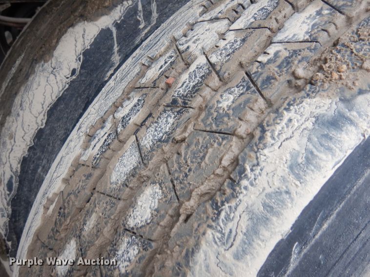 image for item GY9176 1996 Smithco side tilt dump trailer