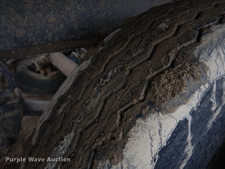 image for item GY9176 1996 Smithco side tilt dump trailer