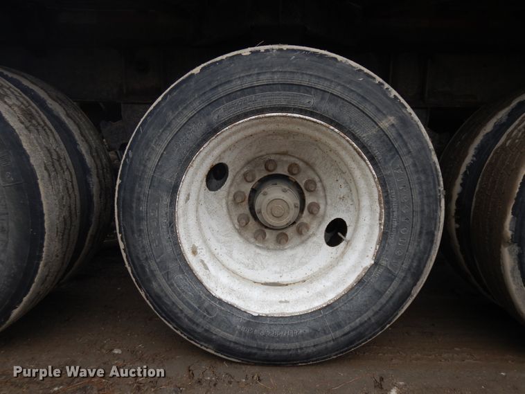 image for item GY9176 1996 Smithco side tilt dump trailer