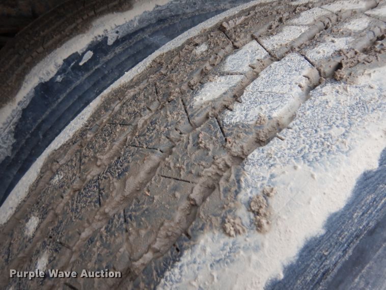 image for item GY9176 1996 Smithco side tilt dump trailer