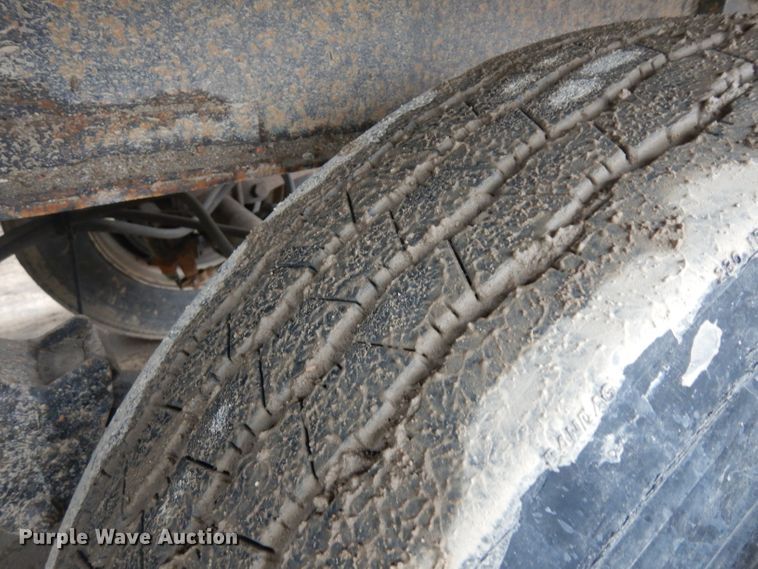 image for item GY9176 1996 Smithco side tilt dump trailer