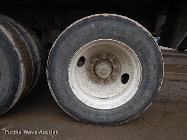 image for item GY9176 1996 Smithco side tilt dump trailer