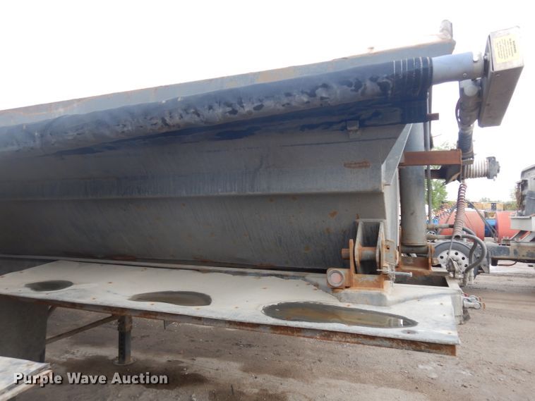 image for item GY9177 1996 Smithco side tilt dump trailer