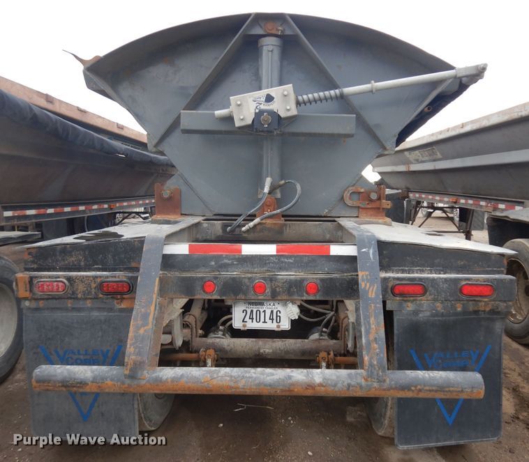 image for item GY9177 1996 Smithco side tilt dump trailer