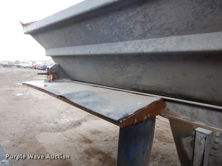 image for item GY9177 1996 Smithco side tilt dump trailer