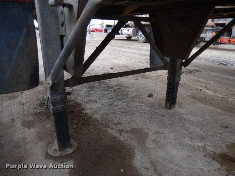 image for item GY9177 1996 Smithco side tilt dump trailer