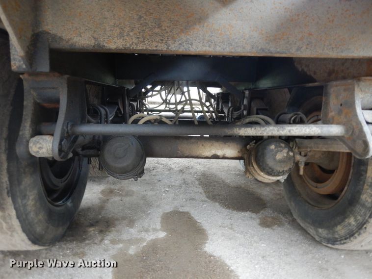 image for item GY9177 1996 Smithco side tilt dump trailer