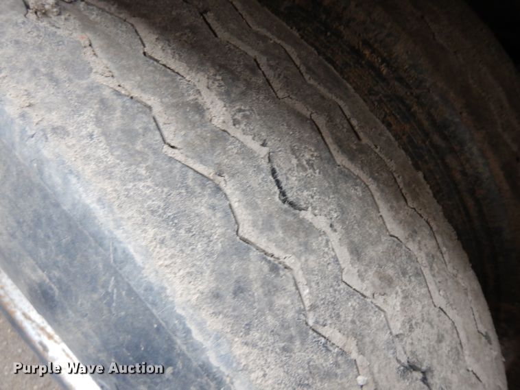 image for item GY9177 1996 Smithco side tilt dump trailer