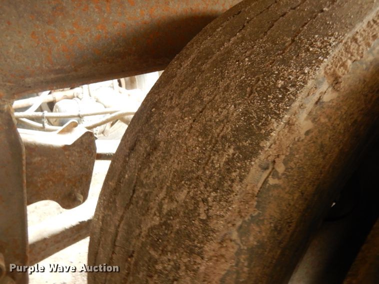 image for item GY9177 1996 Smithco side tilt dump trailer