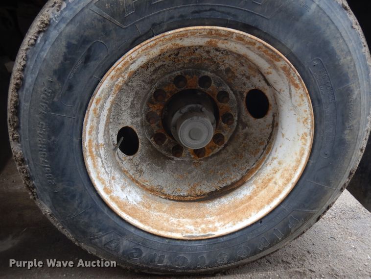 image for item GY9177 1996 Smithco side tilt dump trailer