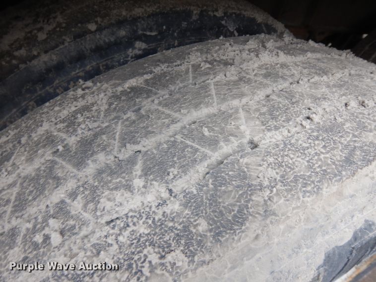 image for item GY9177 1996 Smithco side tilt dump trailer