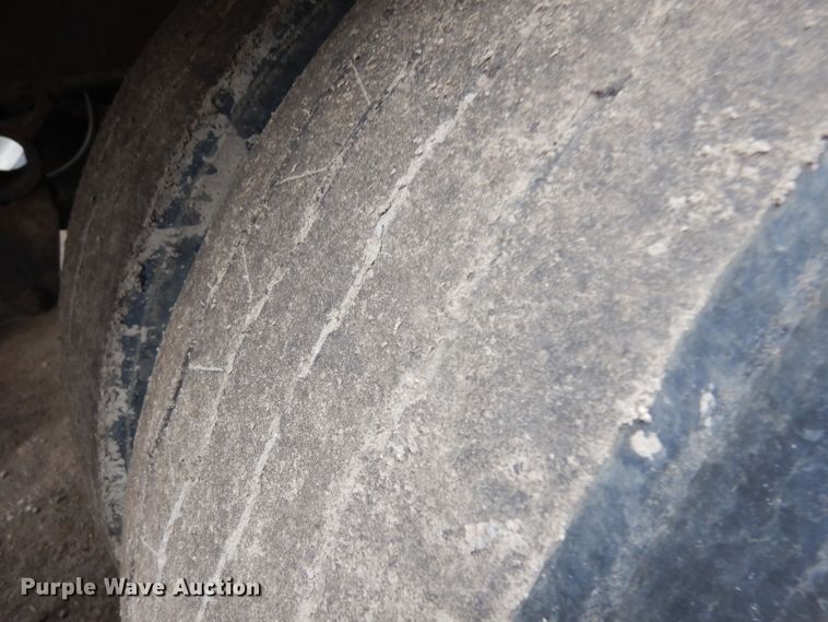 image for item GY9177 1996 Smithco side tilt dump trailer