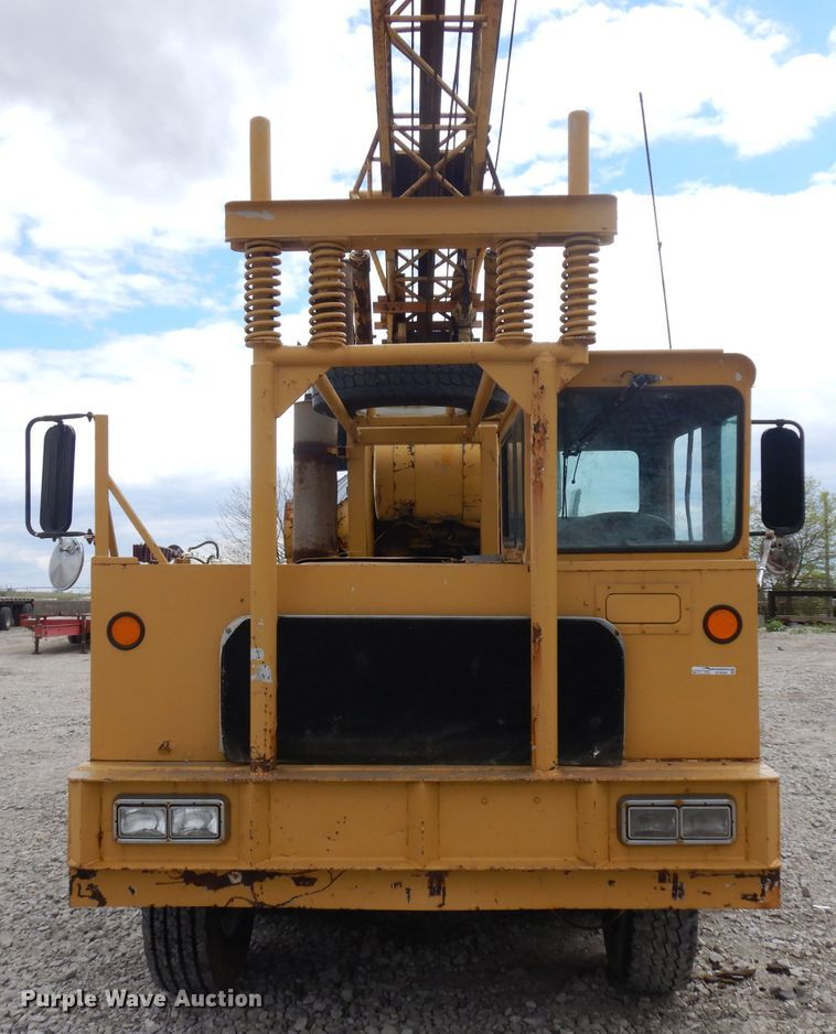 image for item GY9204 1963 Henrickson Drilling rig truck
